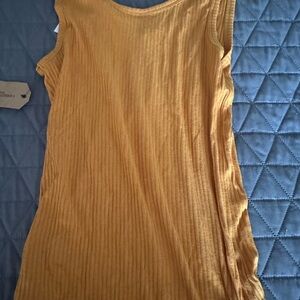 Tank top sleeveless gold size M women’s NWT Christian Siriano